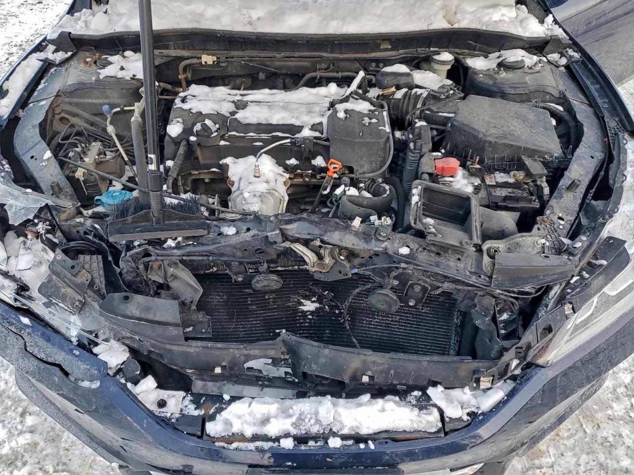 2016 HONDA ACCORD LX photo 11