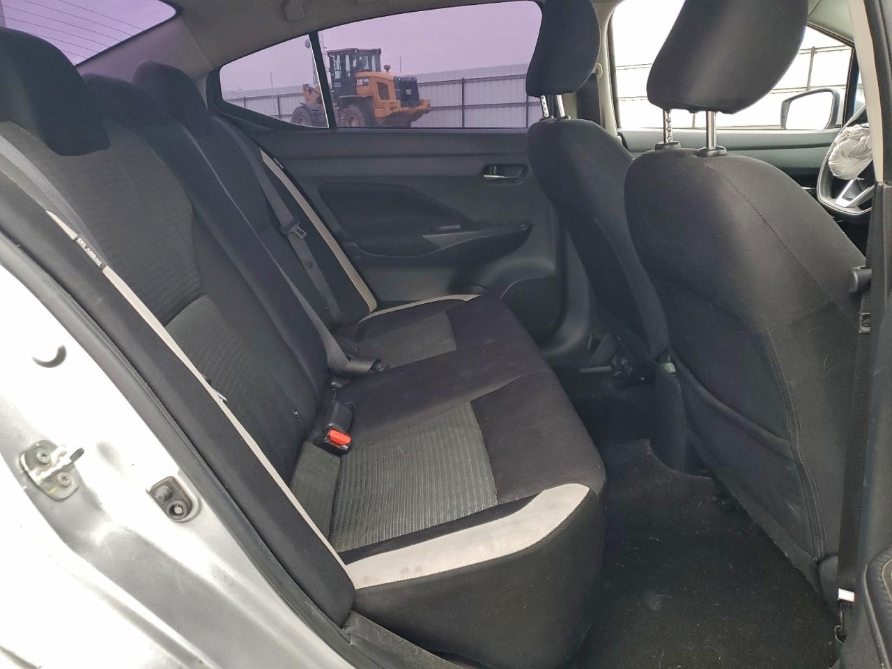 2021 NISSAN VERSA SV photo 10