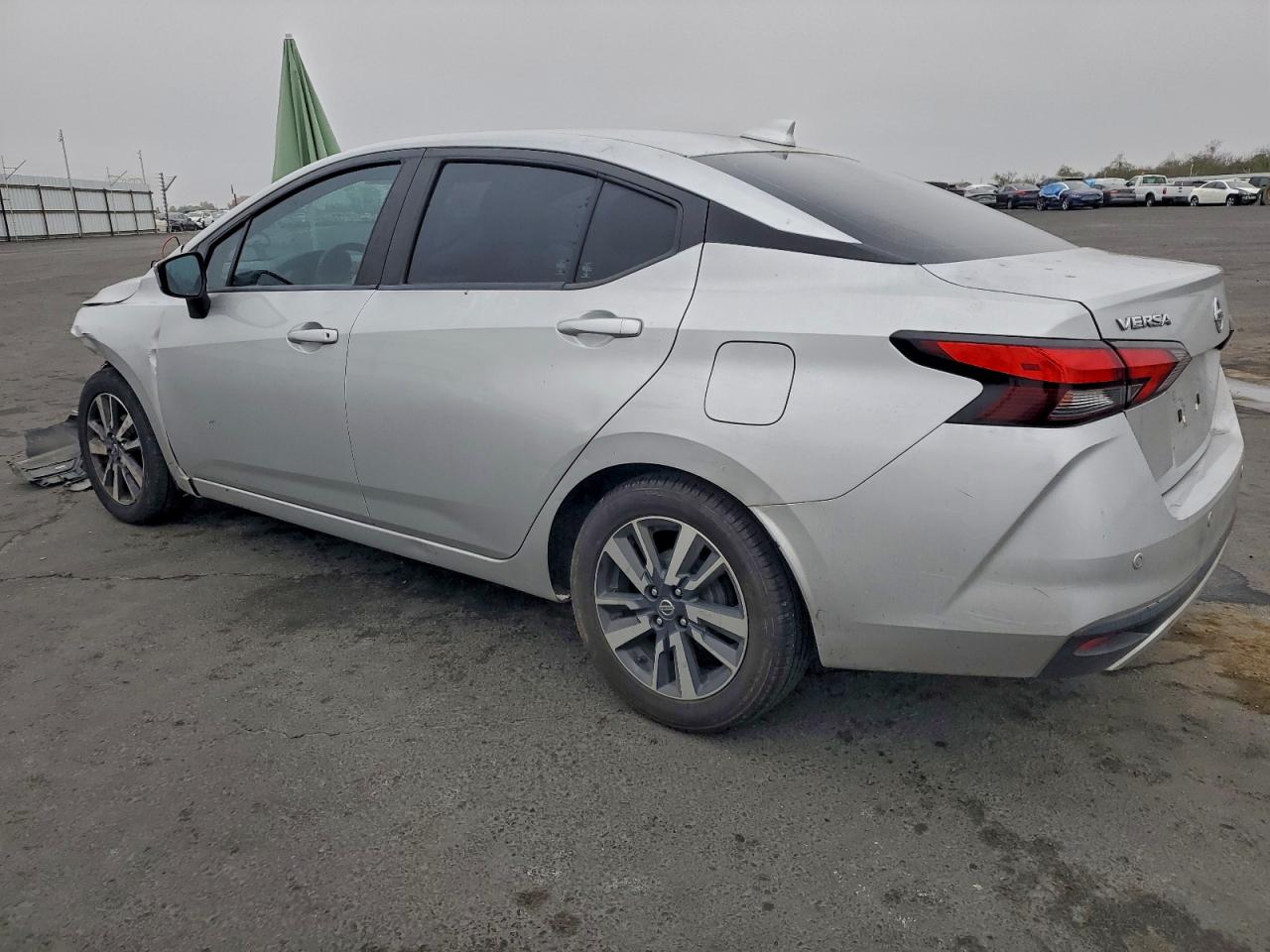 2021 NISSAN VERSA SV photo 2