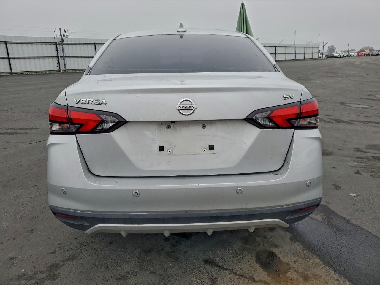 2021 NISSAN VERSA SV photo 6