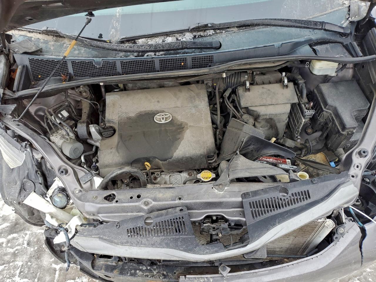 2014 TOYOTA SIENNA XLE photo 12
