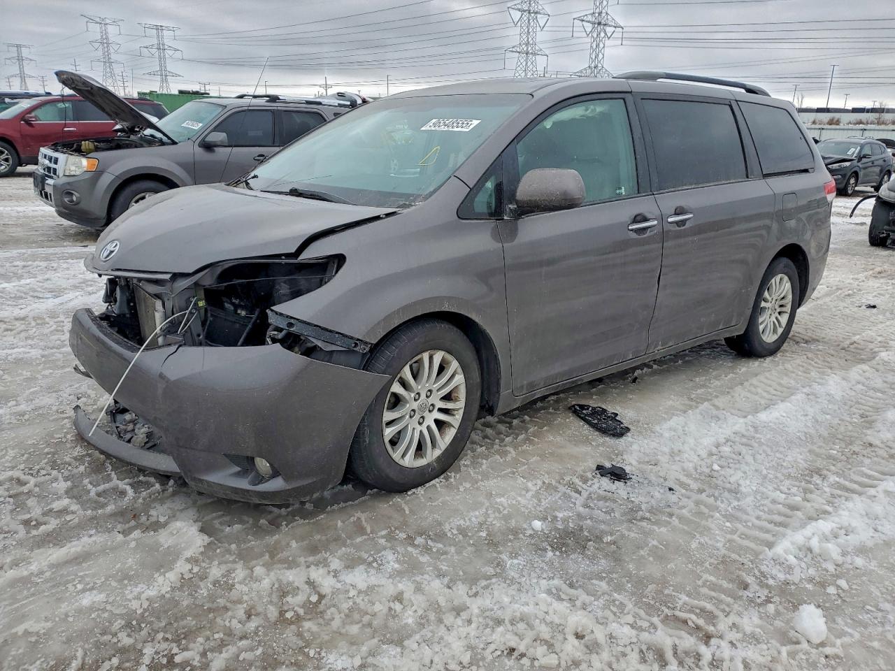 2014 TOYOTA SIENNA