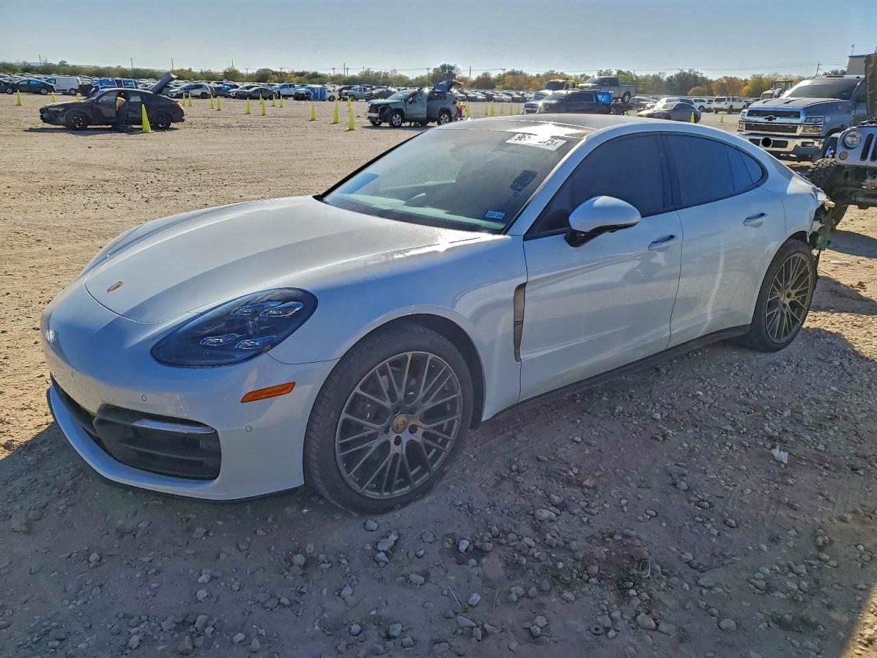 2022 PORSCHE PANAMERA