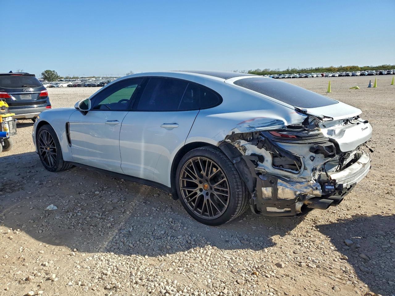 2022 PORSCHE PANAMERA BASE photo 2