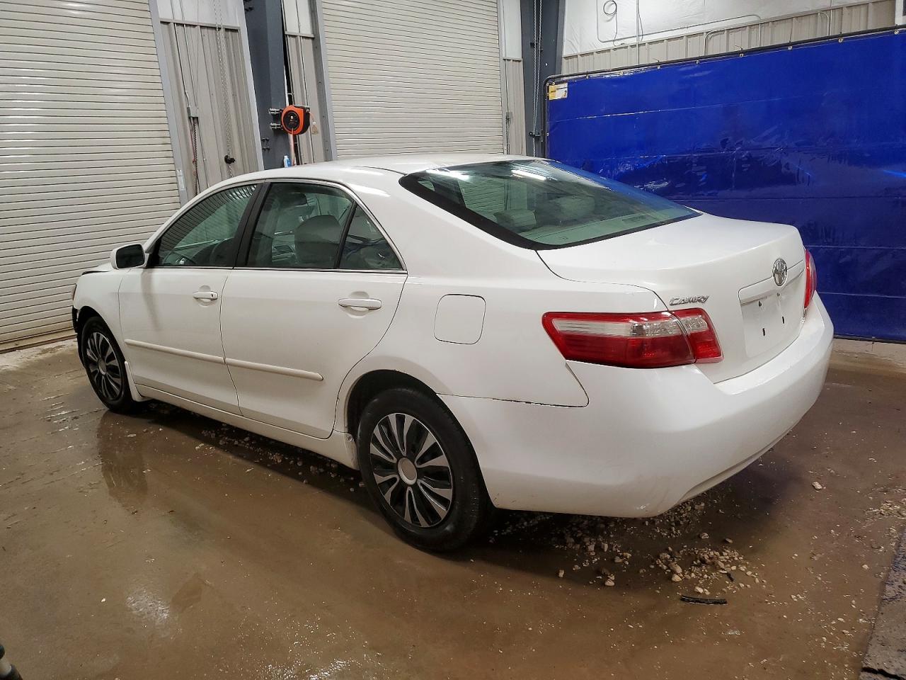 2009 TOYOTA CAMRY BASE photo 2