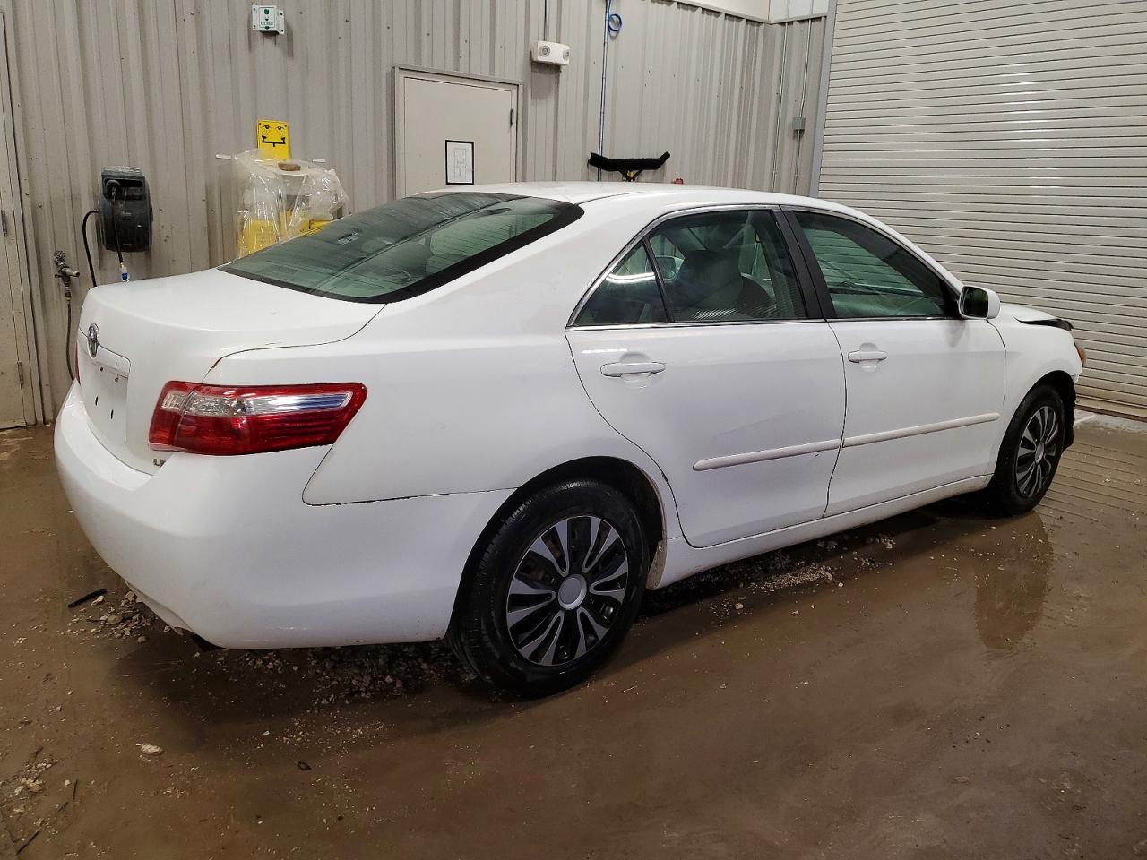 2009 TOYOTA CAMRY BASE photo 3