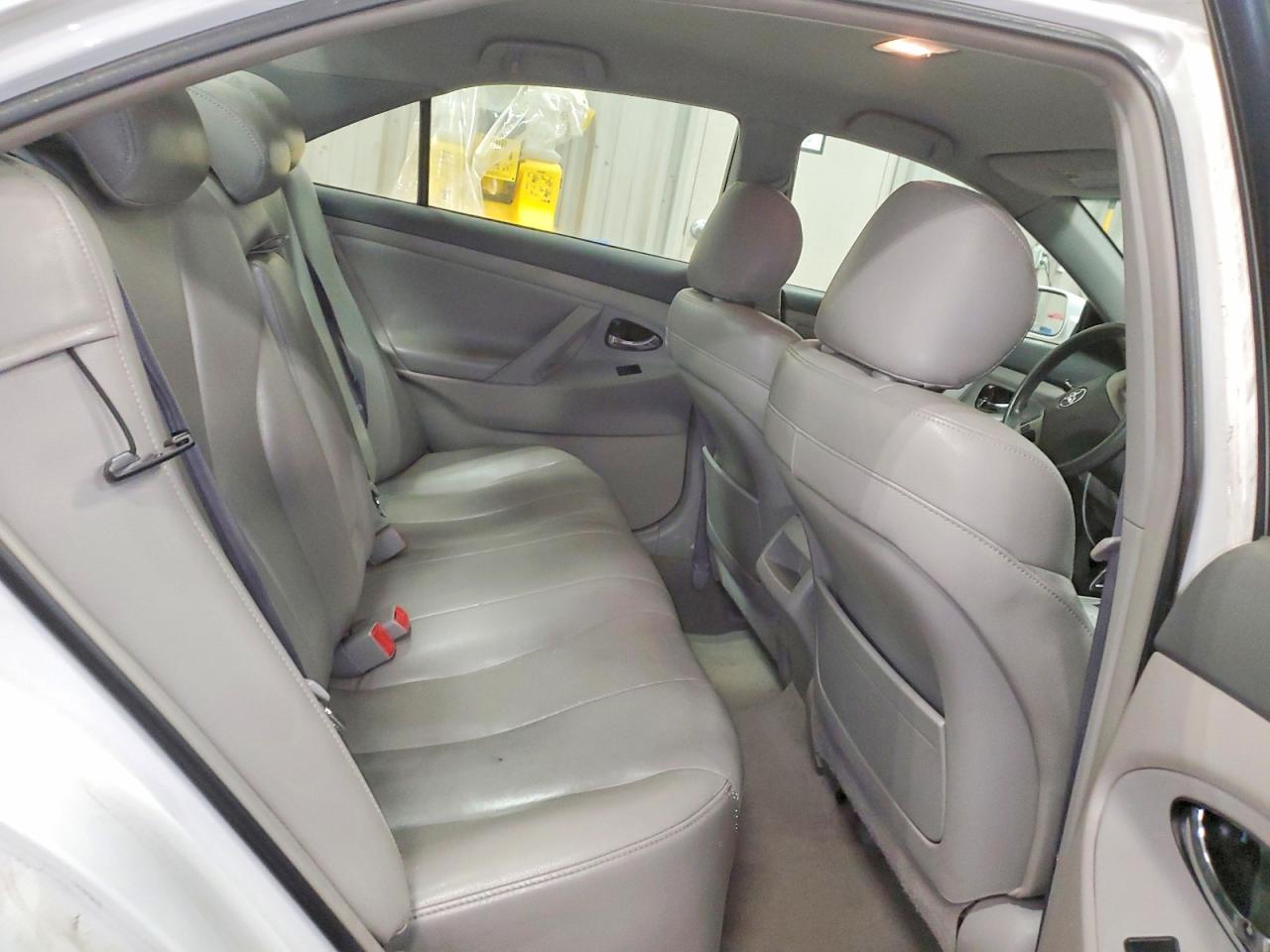 2009 TOYOTA CAMRY BASE photo 10