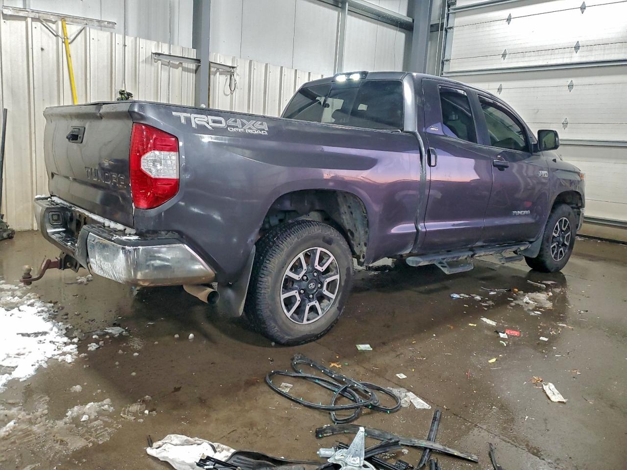 2018 TOYOTA TUNDRA DOUBLE CAB SR photo 3