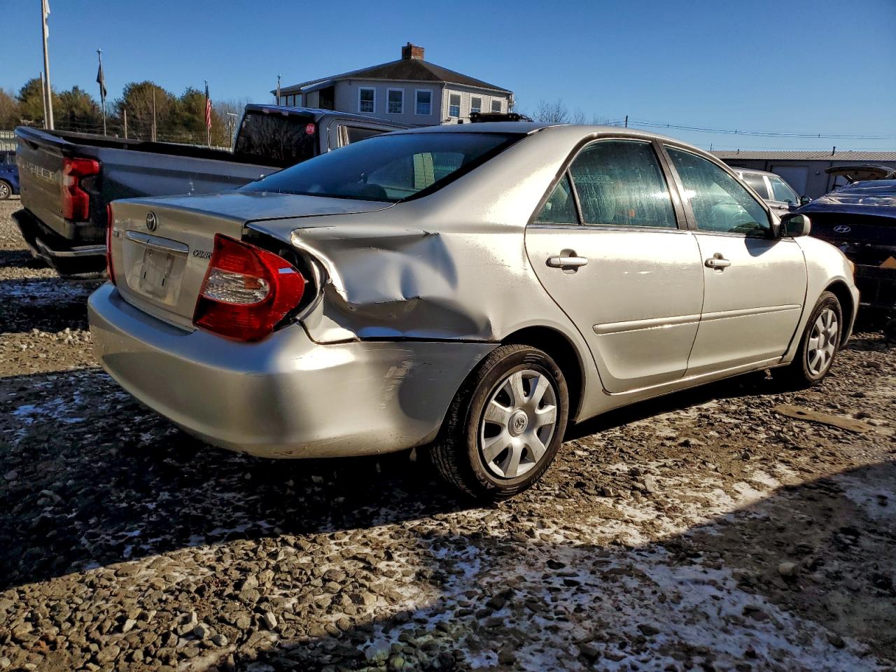 2002 TOYOTA CAMRY LE photo 3