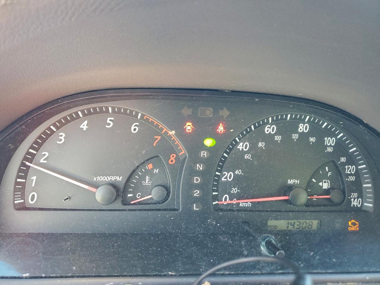2002 TOYOTA CAMRY LE photo 9