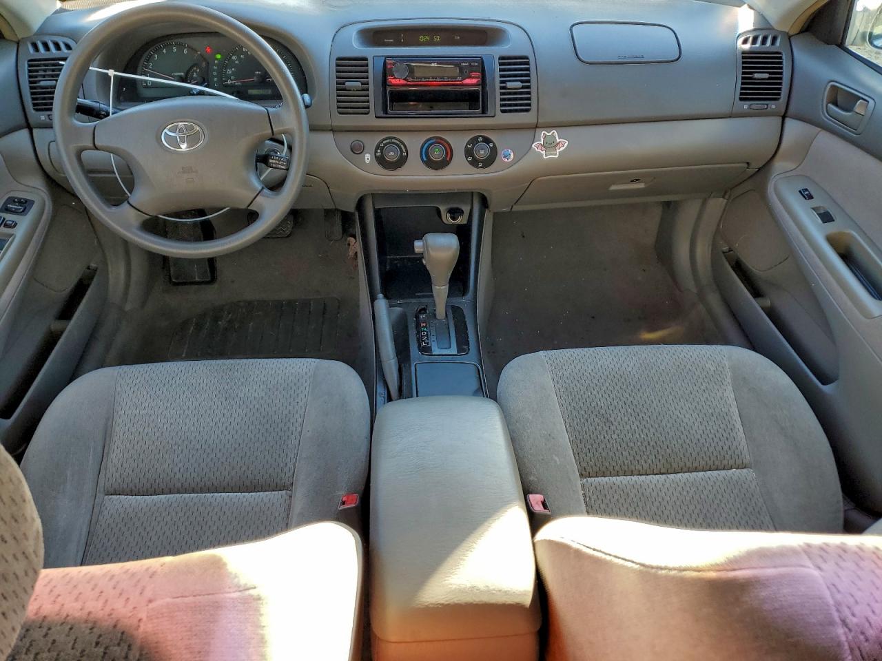 2002 TOYOTA CAMRY LE photo 8