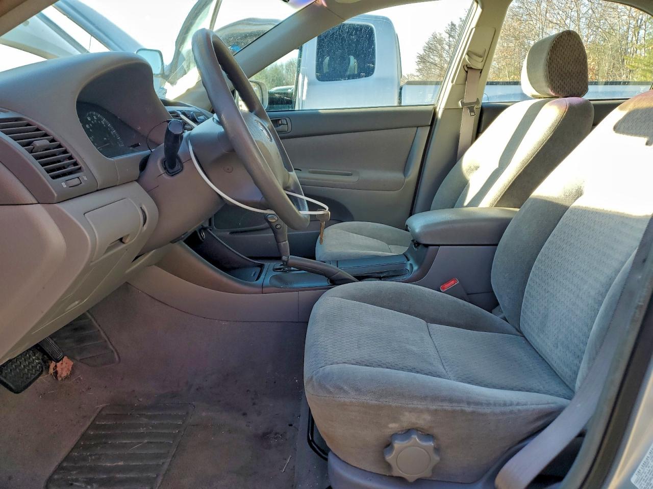 2002 TOYOTA CAMRY LE photo 7