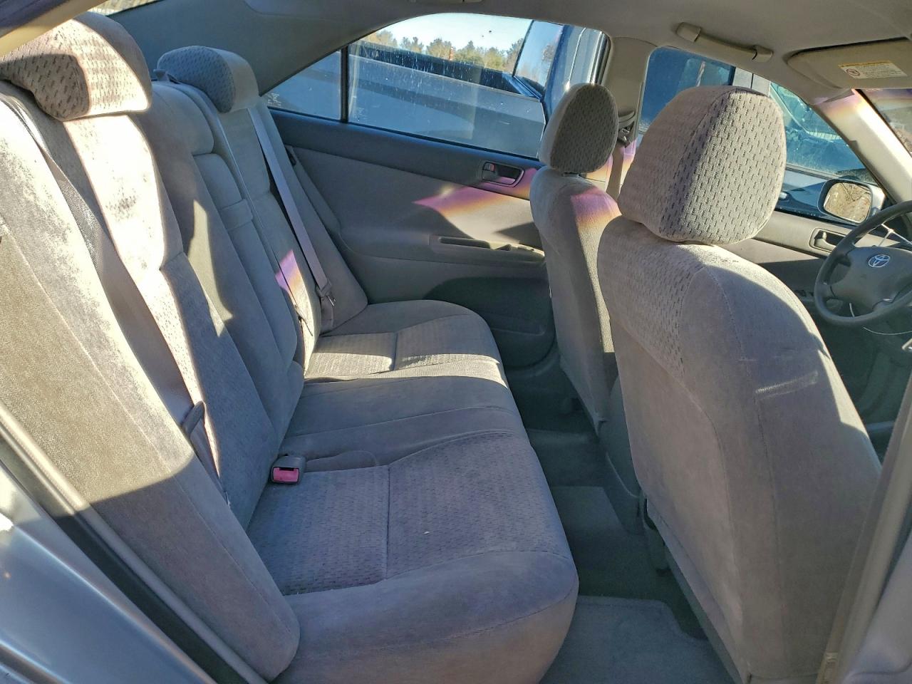 2002 TOYOTA CAMRY LE photo 10