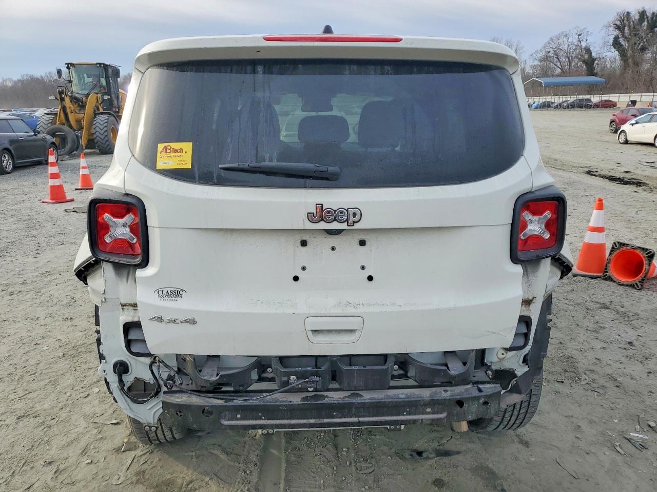 2023 JEEP RENEGADE LATITUDE photo 6