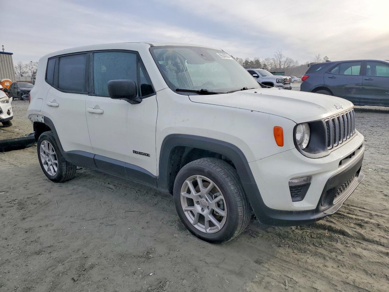 2023 JEEP RENEGADE LATITUDE photo 4