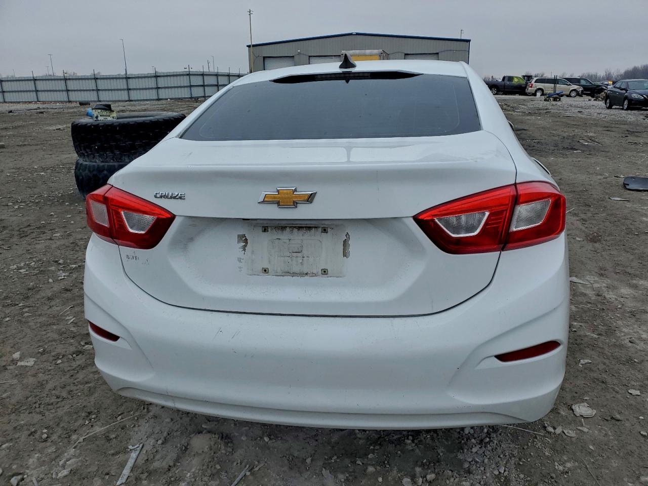2016 CHEVROLET CRUZE LS photo 6