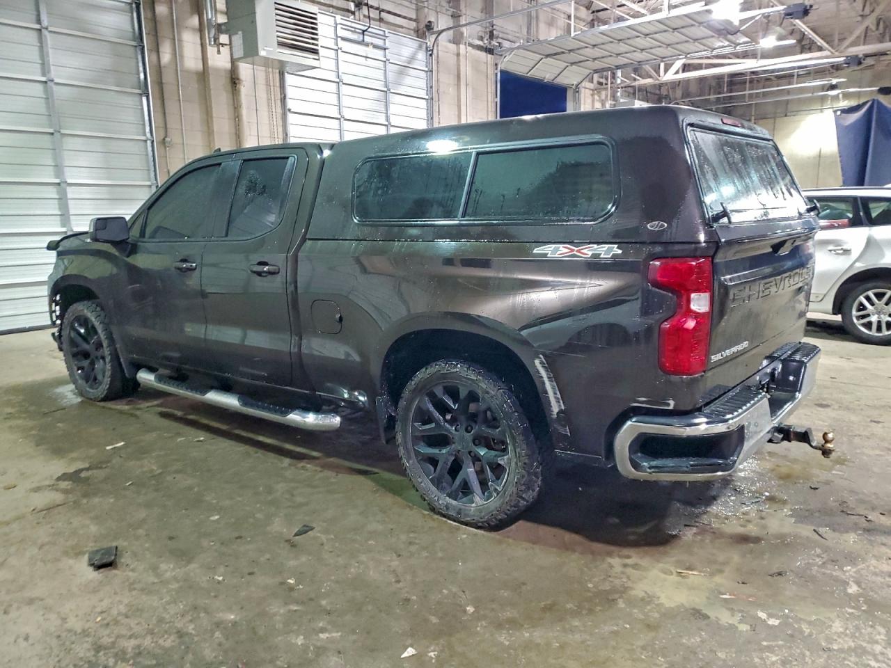 2019 CHEVROLET SILVERADO K1500 LT photo 2