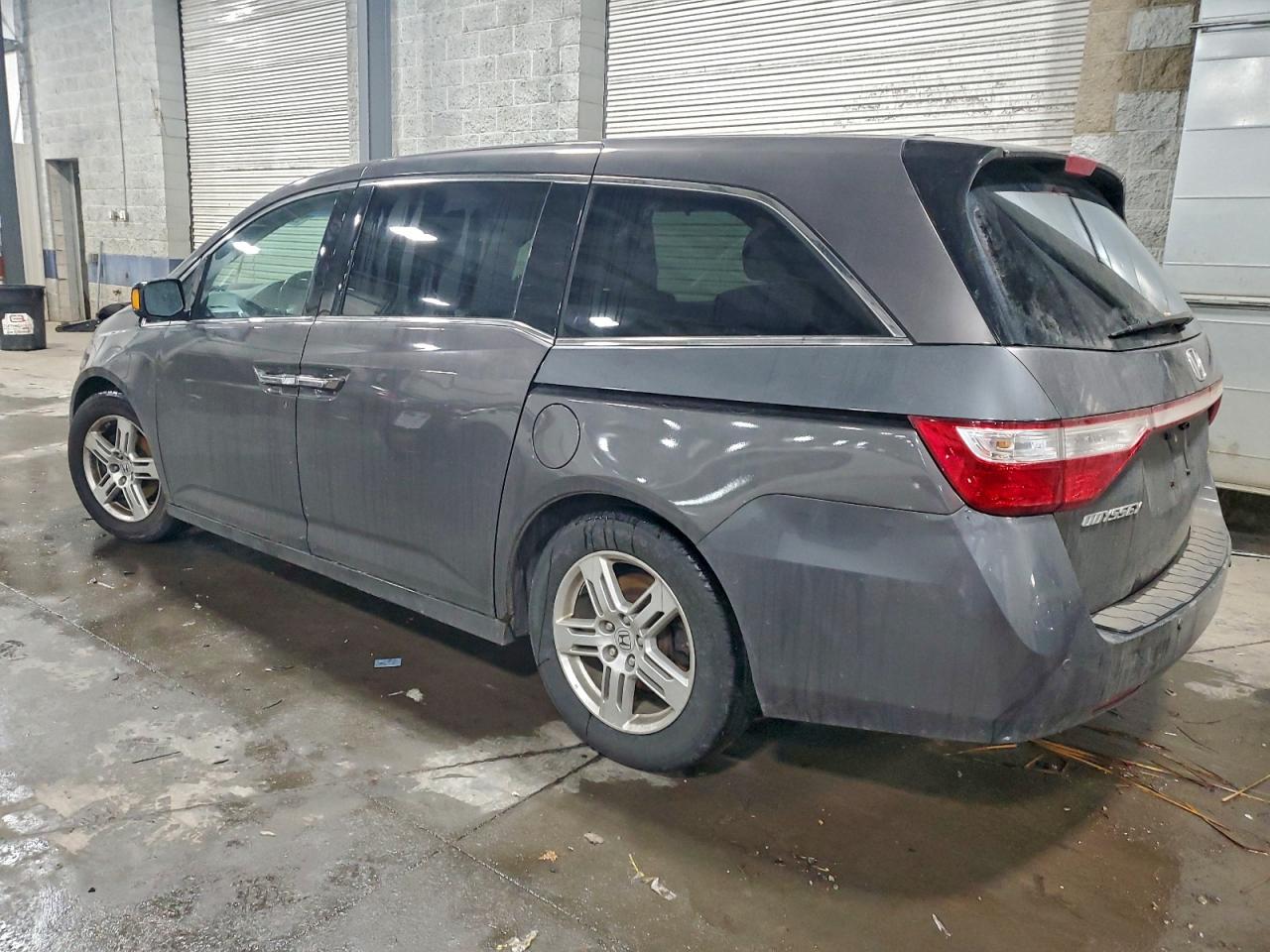 2012 HONDA ODYSSEY TOURING photo 2