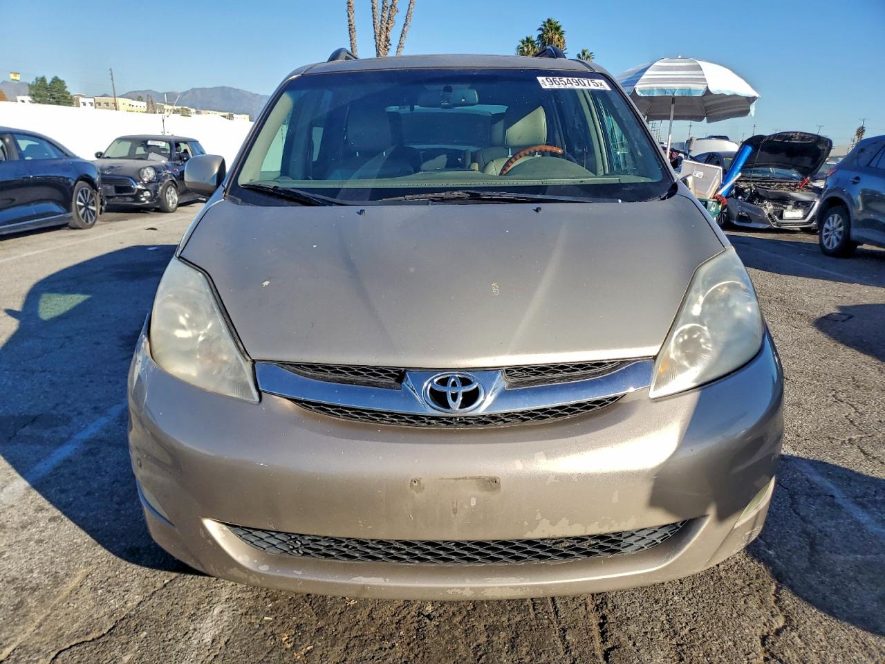 2009 TOYOTA SIENNA XLE photo 5