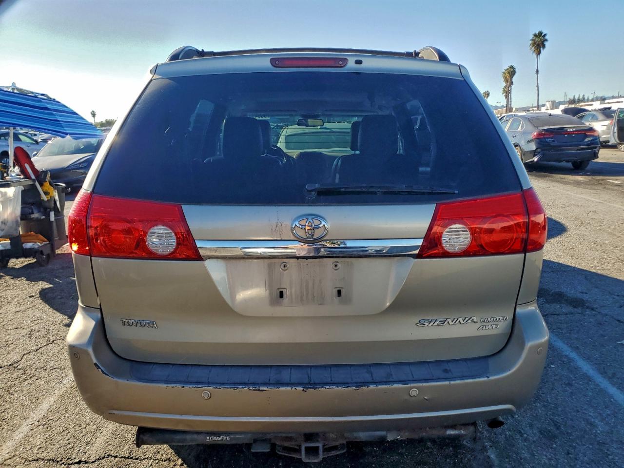 2009 TOYOTA SIENNA XLE photo 6