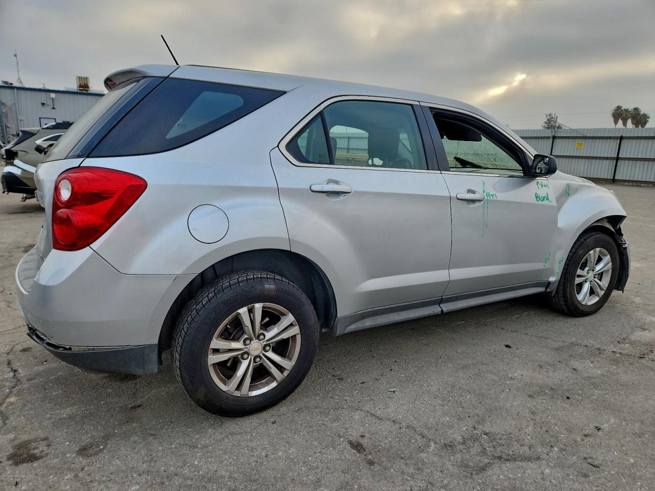 2014 CHEVROLET EQUINOX LS photo 3