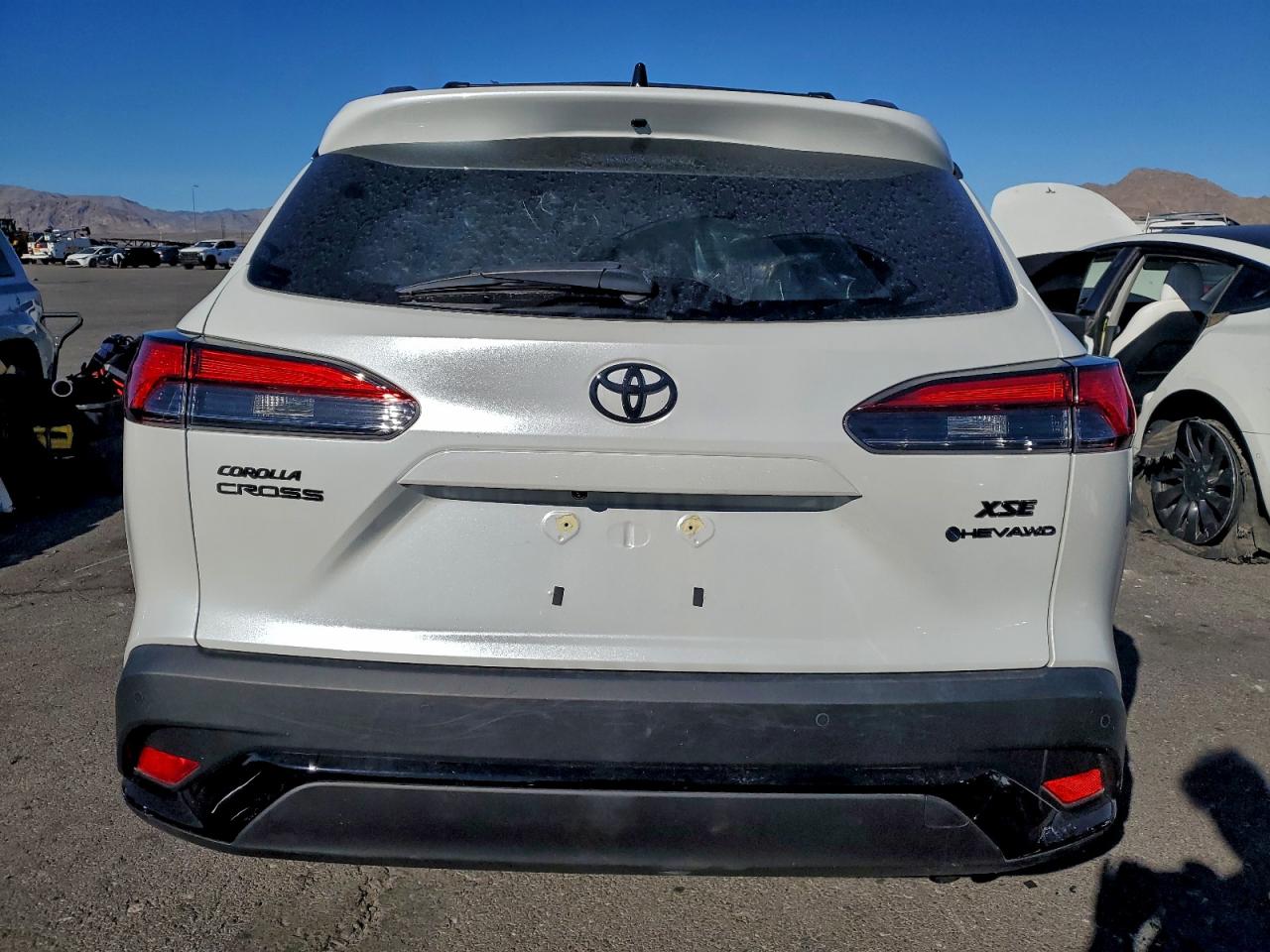 2025 TOYOTA COROLLA CROSS SE photo 6