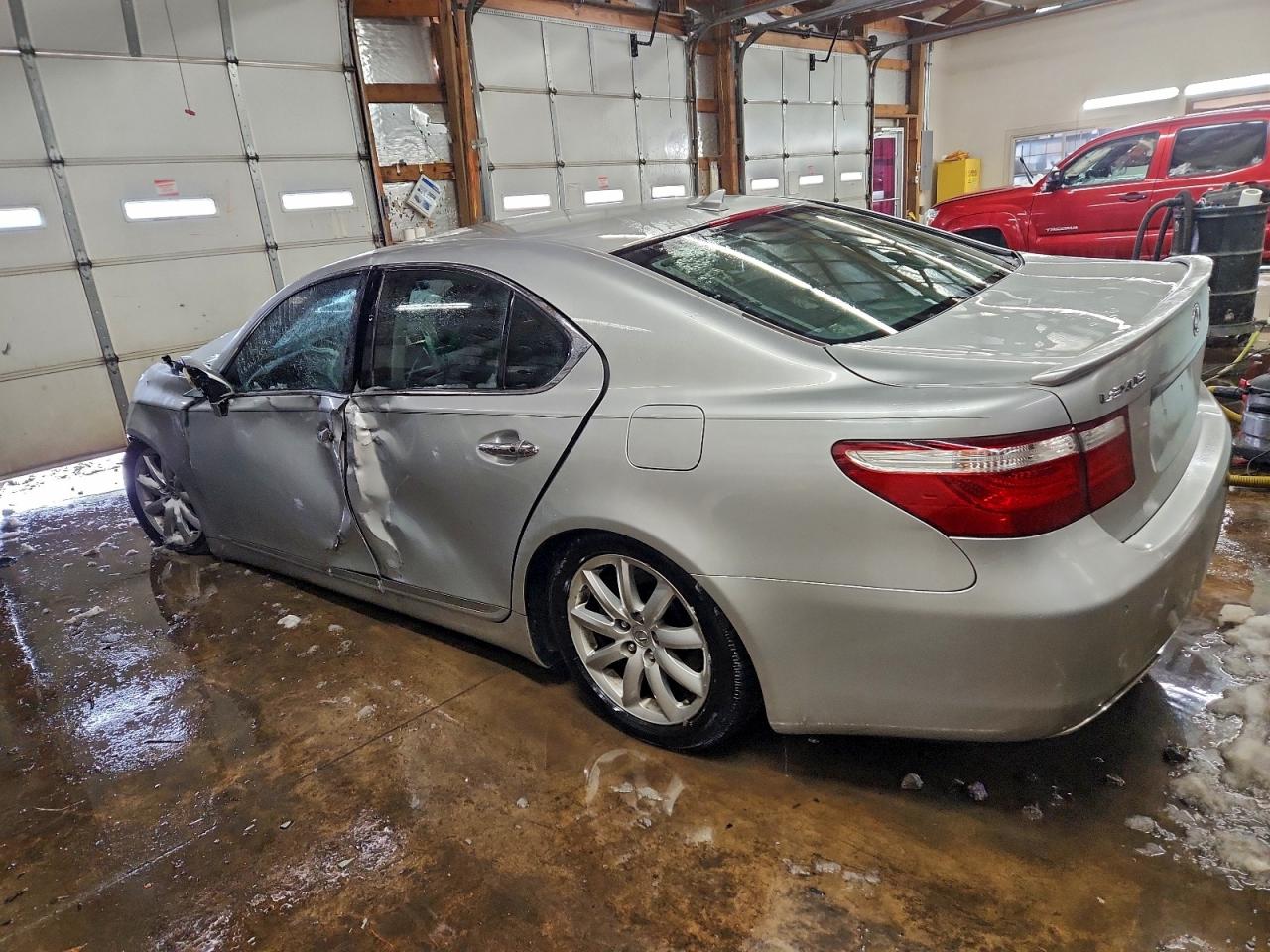 2009 LEXUS LS 460 photo 2