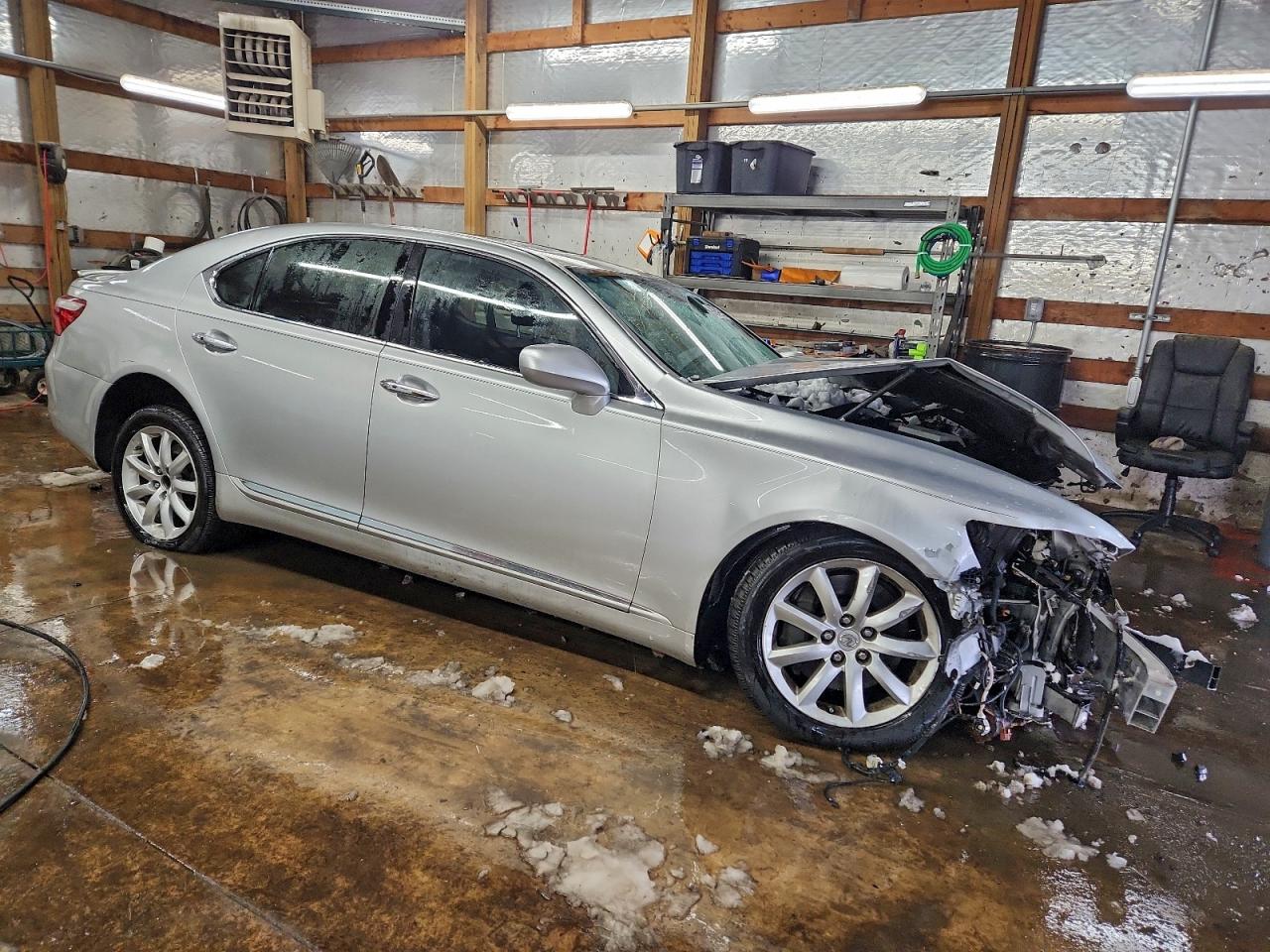 2009 LEXUS LS 460 photo 4