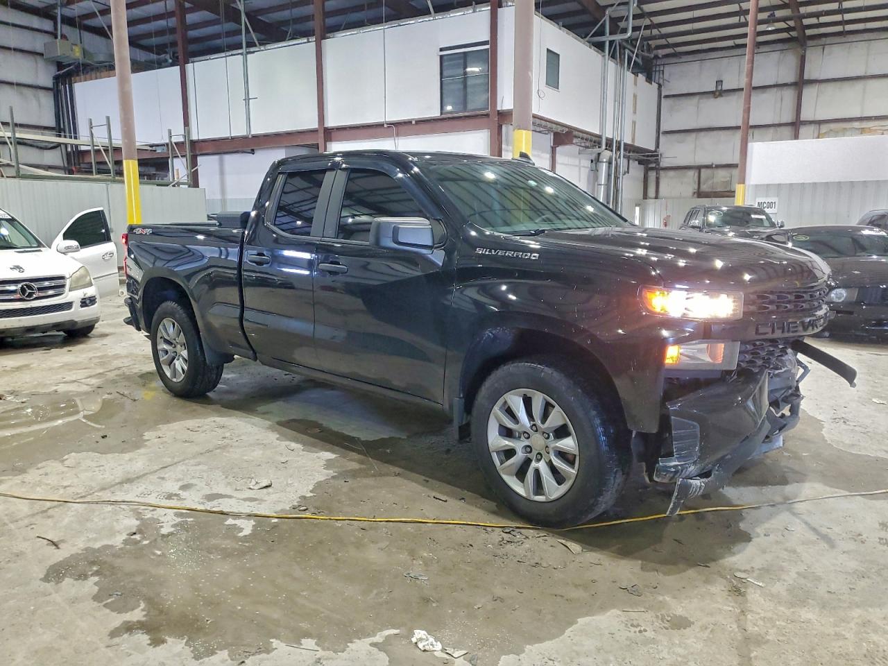 2021 CHEVROLET SILVERADO K1500 CUSTOM photo 4
