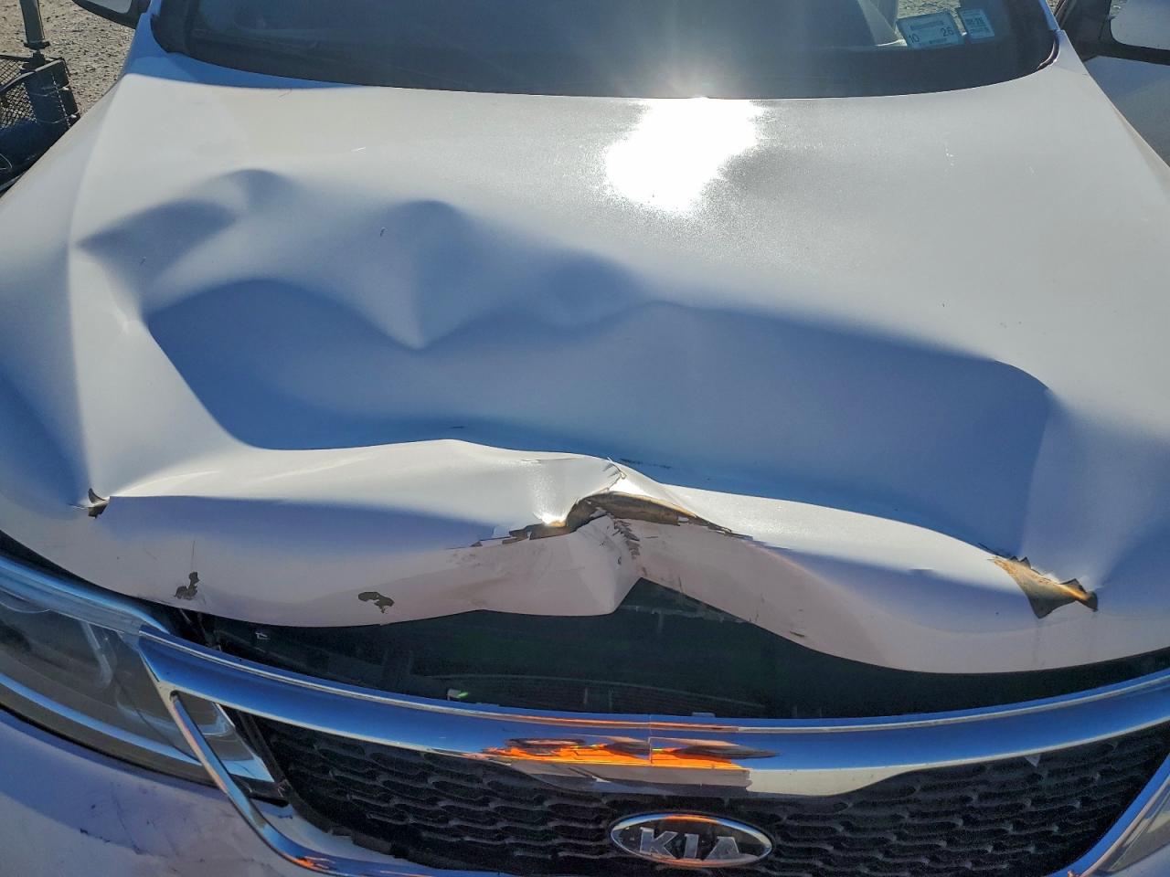 2014 KIA SORENTO LX photo 12