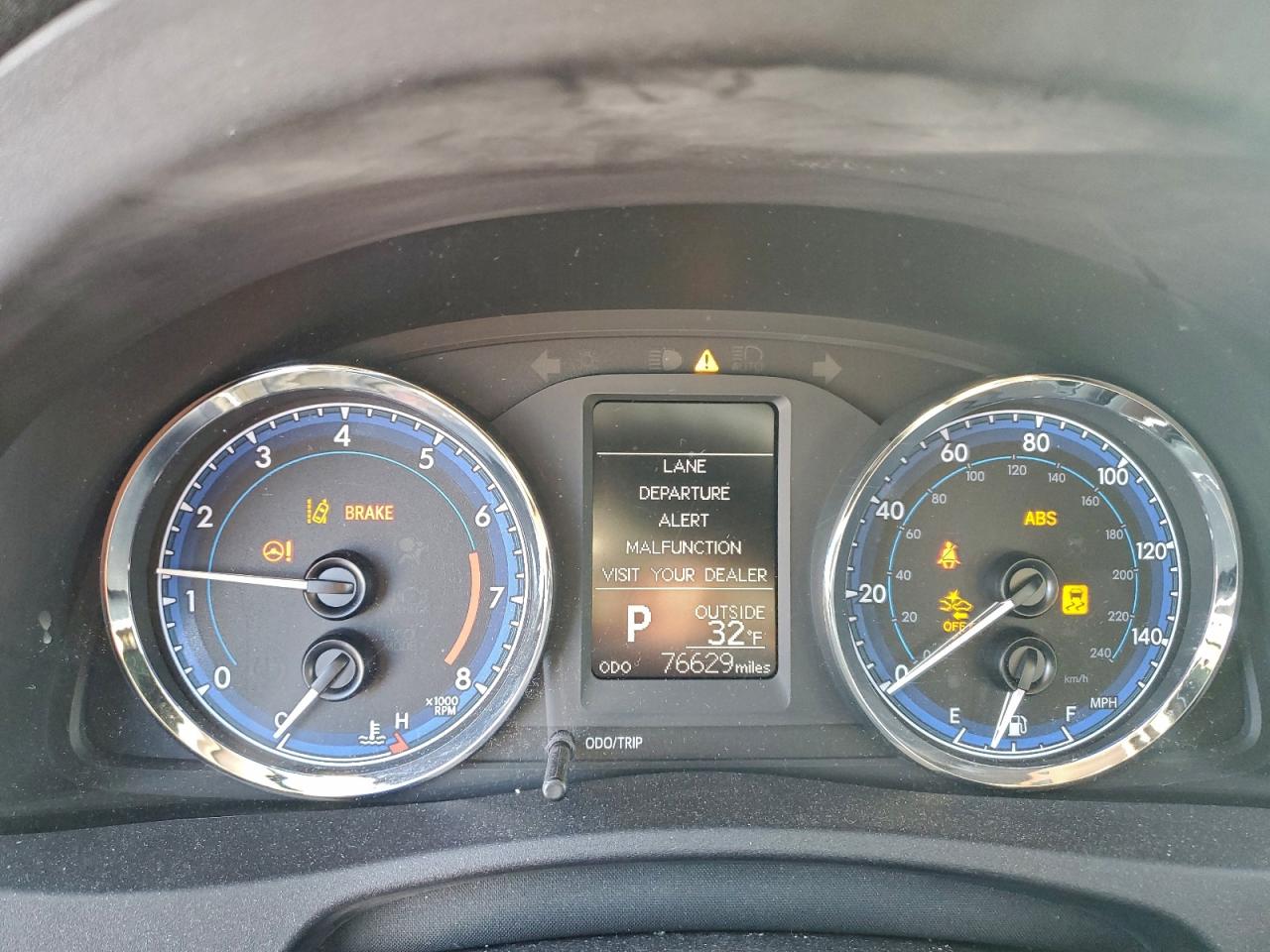 2017 TOYOTA COROLLA L photo 9