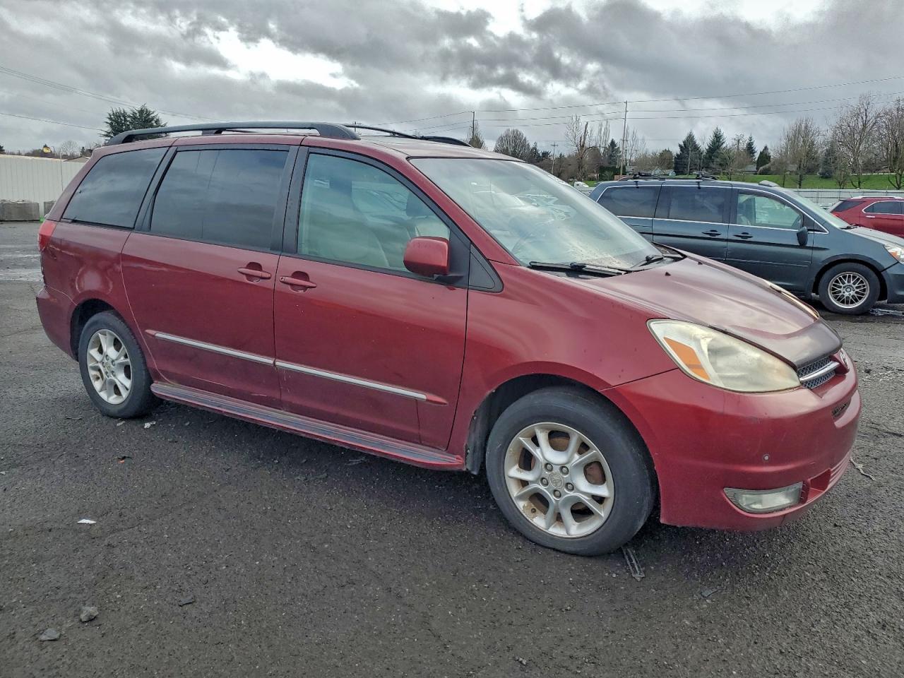 2004 TOYOTA SIENNA XLE photo 4