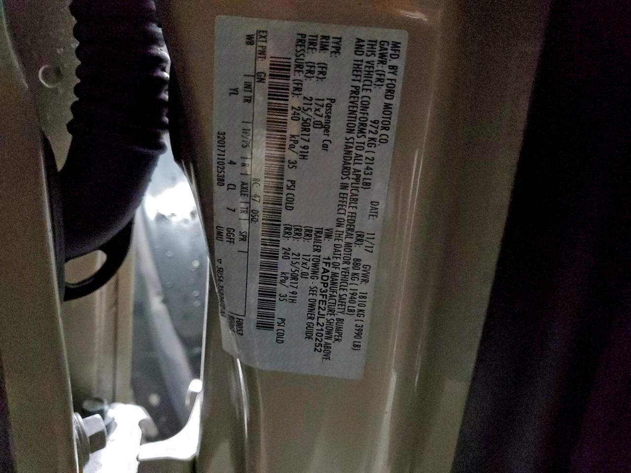 2018 FORD FOCUS SE photo 12