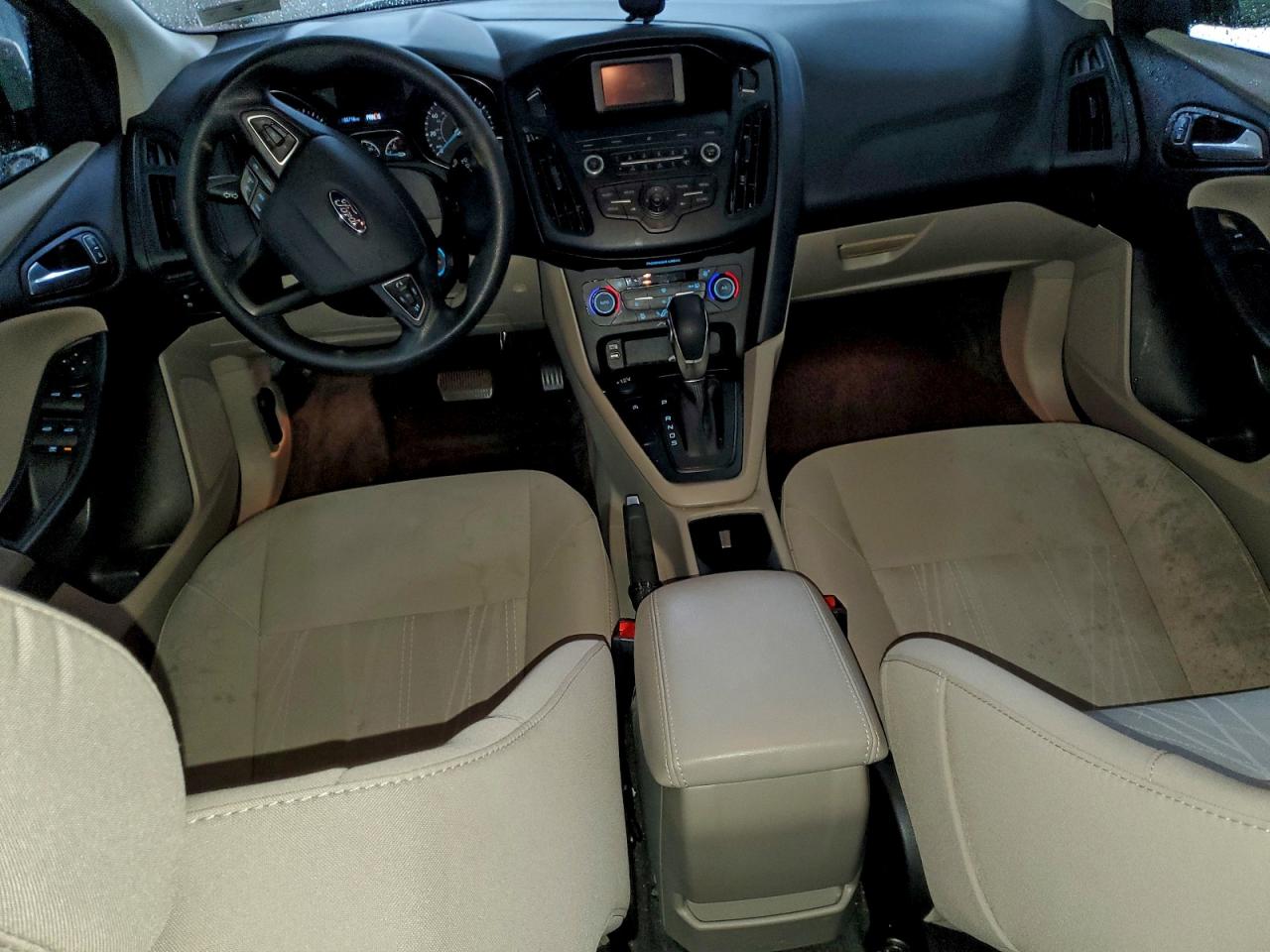 2018 FORD FOCUS SE photo 8