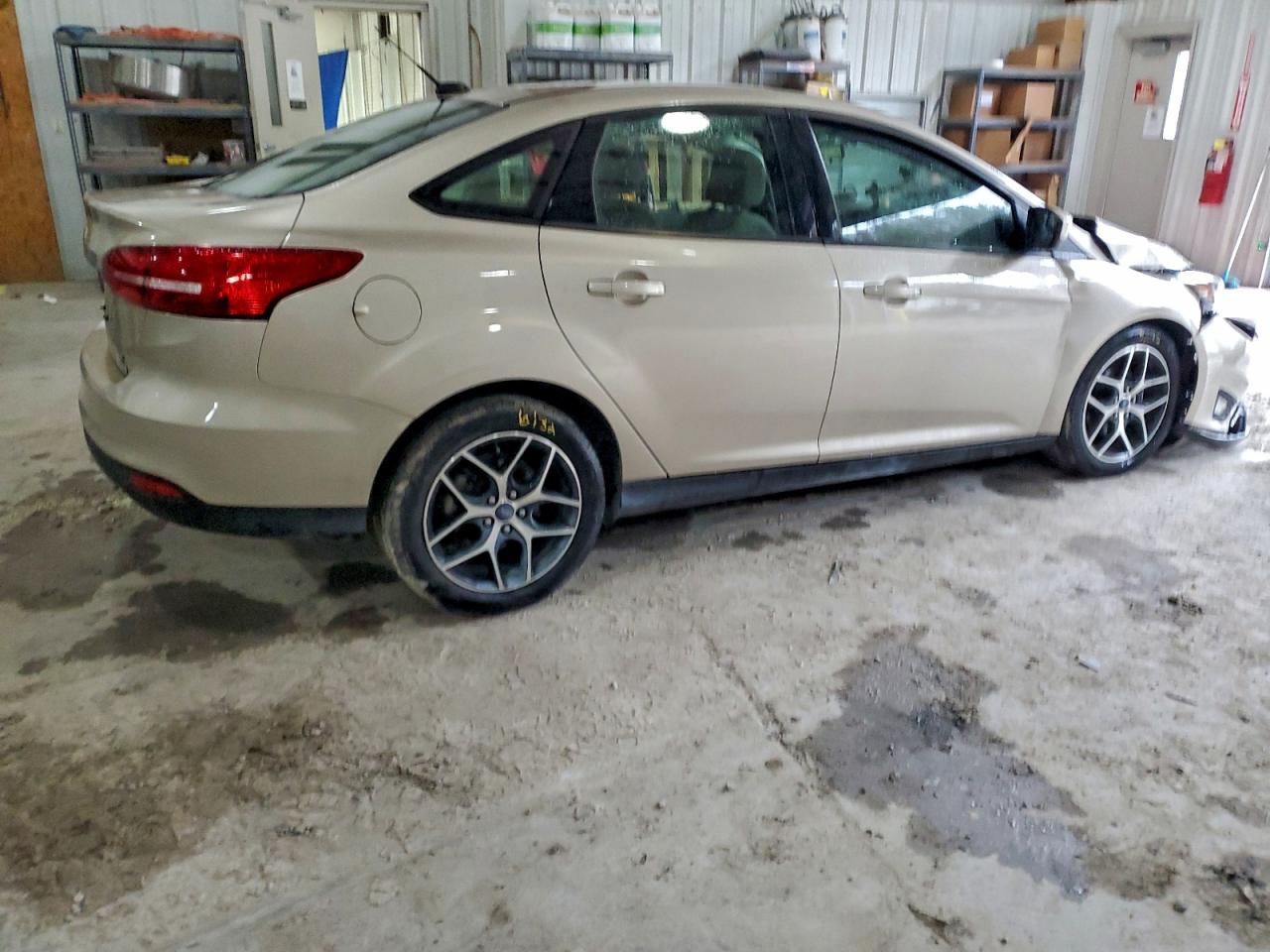 2018 FORD FOCUS SE photo 3