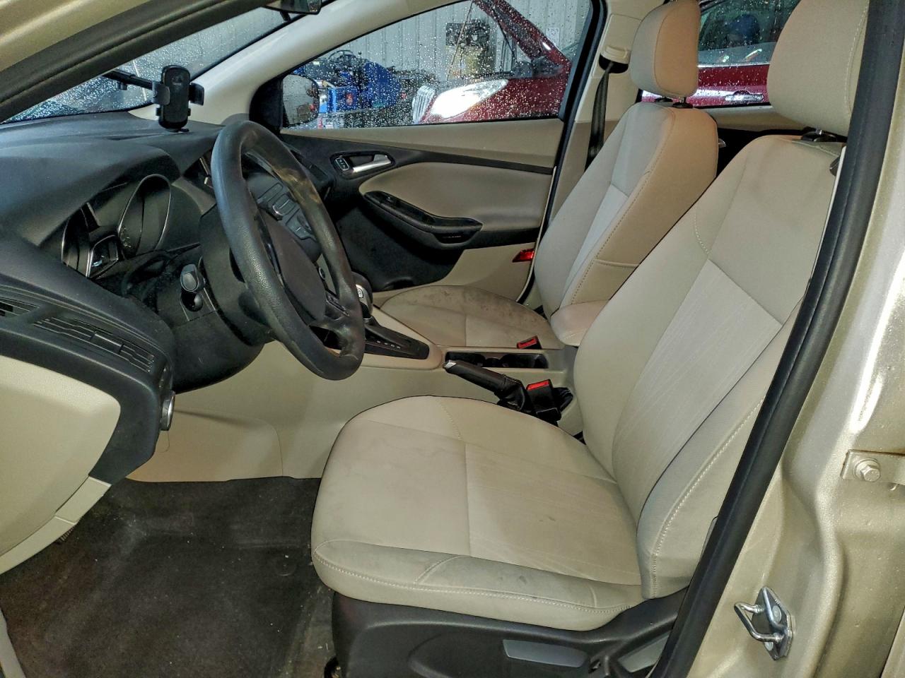 2018 FORD FOCUS SE photo 7