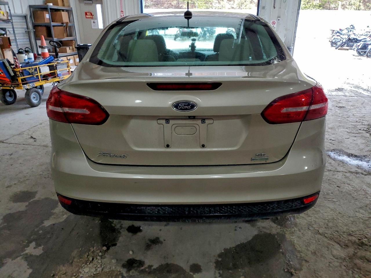 2018 FORD FOCUS SE photo 6