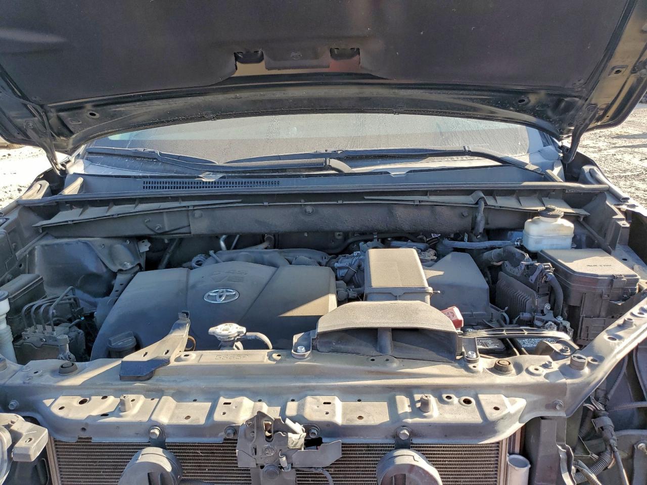 2019 TOYOTA HIGHLANDER LE photo 11