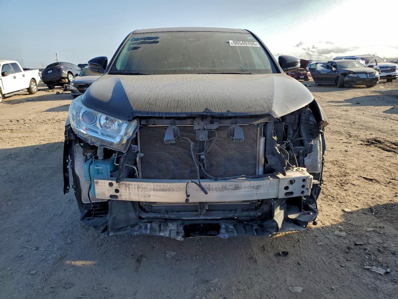 2019 TOYOTA HIGHLANDER LE photo 5