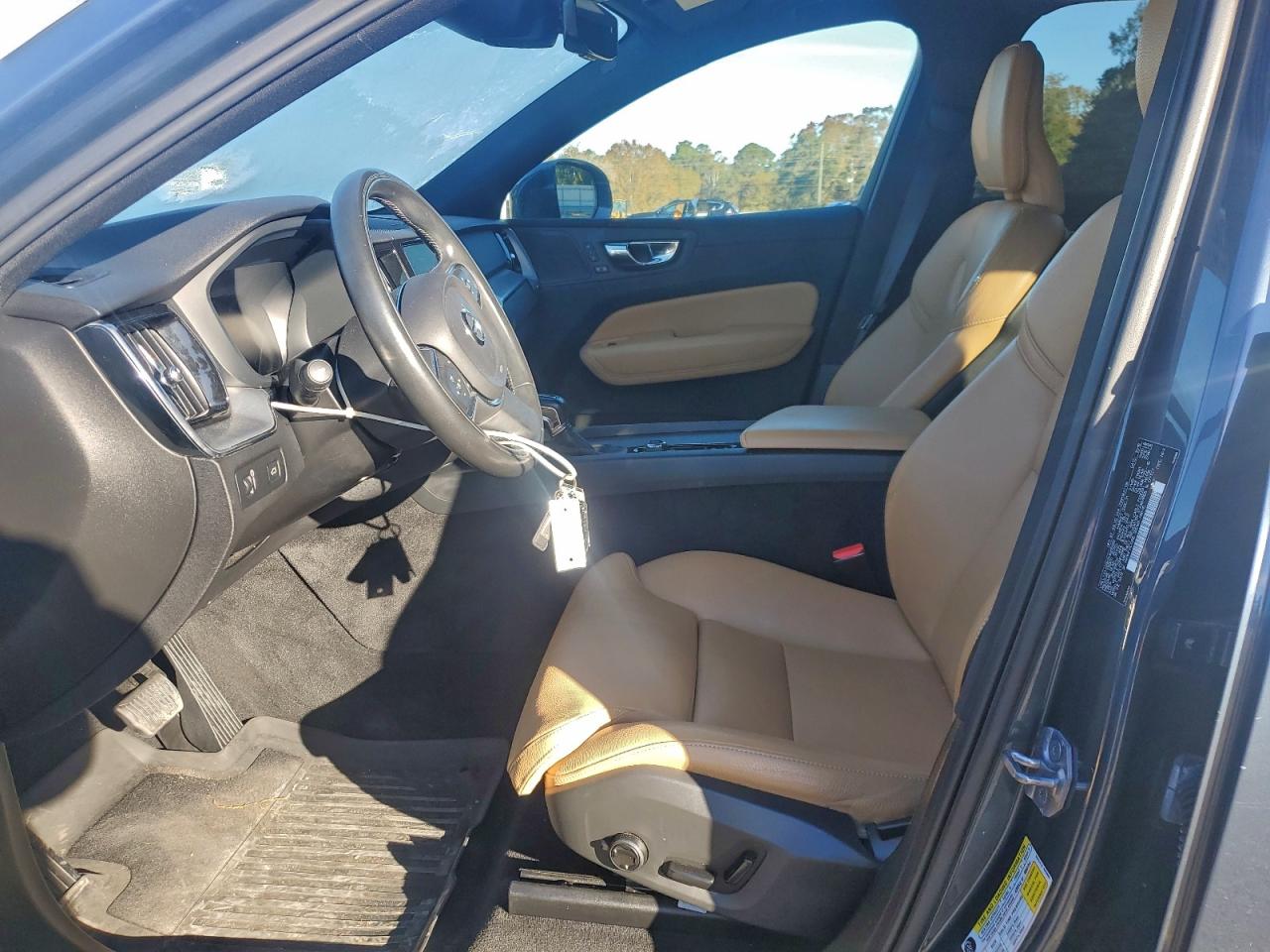 2019 VOLVO XC60 T6 MOMENTUM photo 13