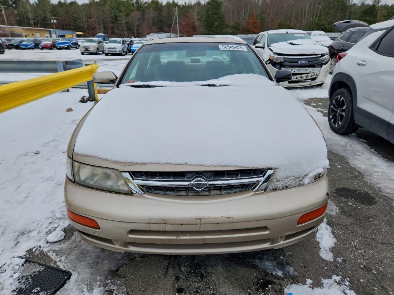 1997 NISSAN MAXIMA GLE photo 9