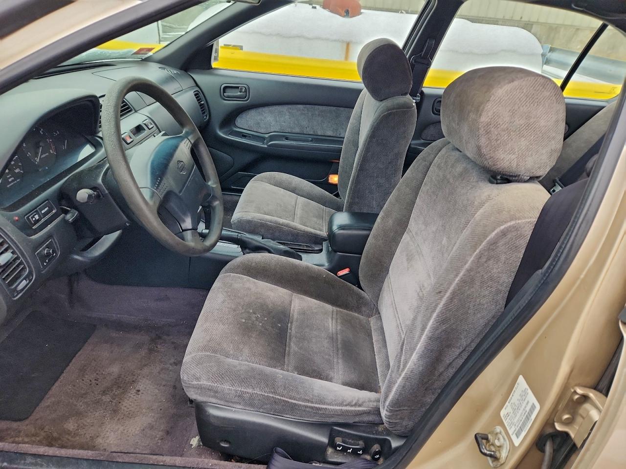 1997 NISSAN MAXIMA GLE photo 13