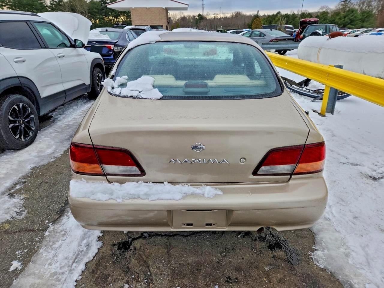 1997 NISSAN MAXIMA GLE photo 11
