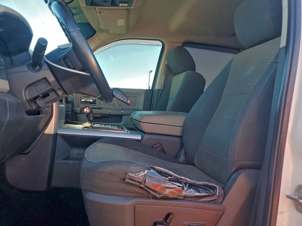 2010 DODGE RAM 1500 photo 13