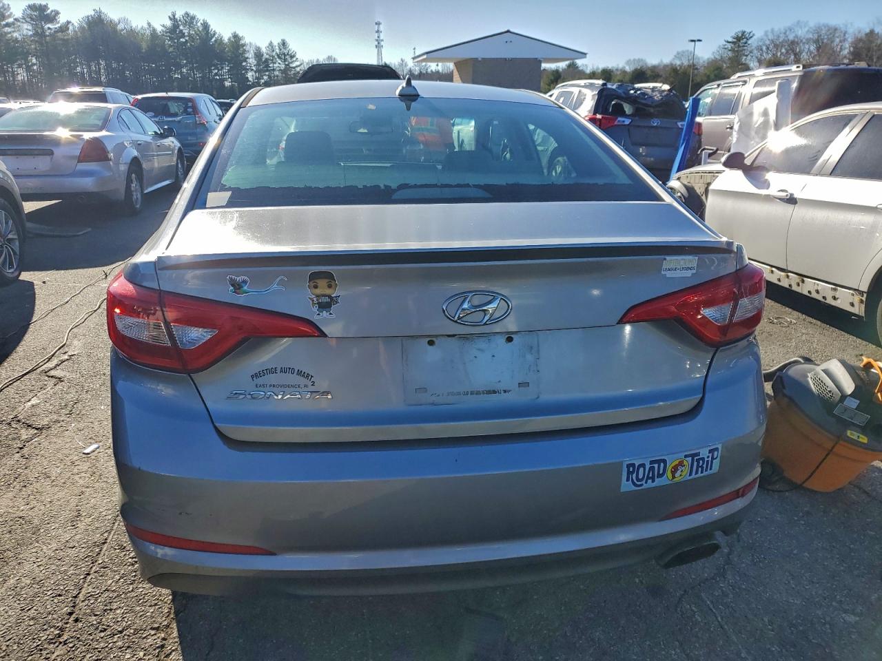 2015 HYUNDAI SONATA SE photo 6