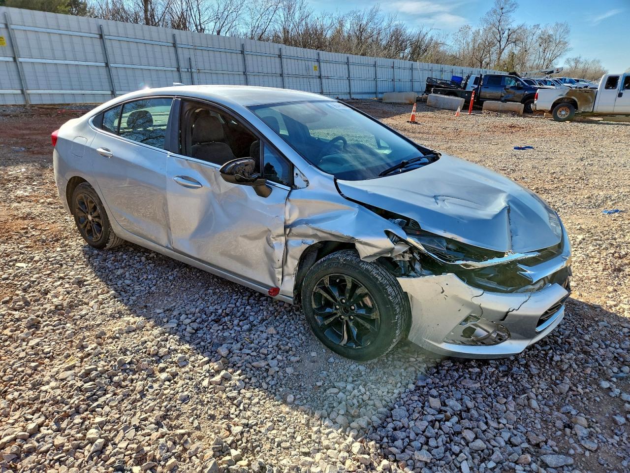 2019 CHEVROLET CRUZE LT photo 4