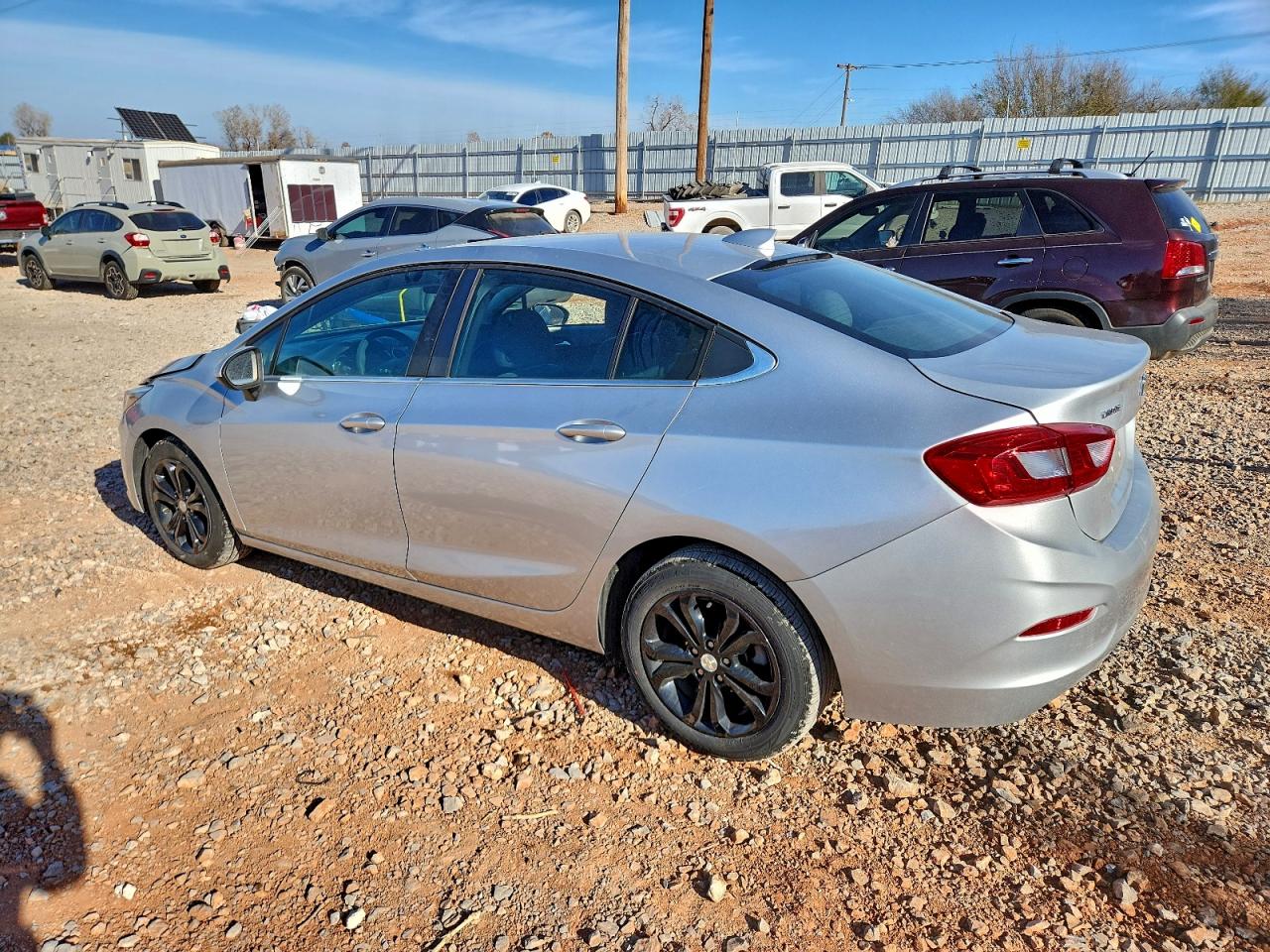 2019 CHEVROLET CRUZE LT photo 2