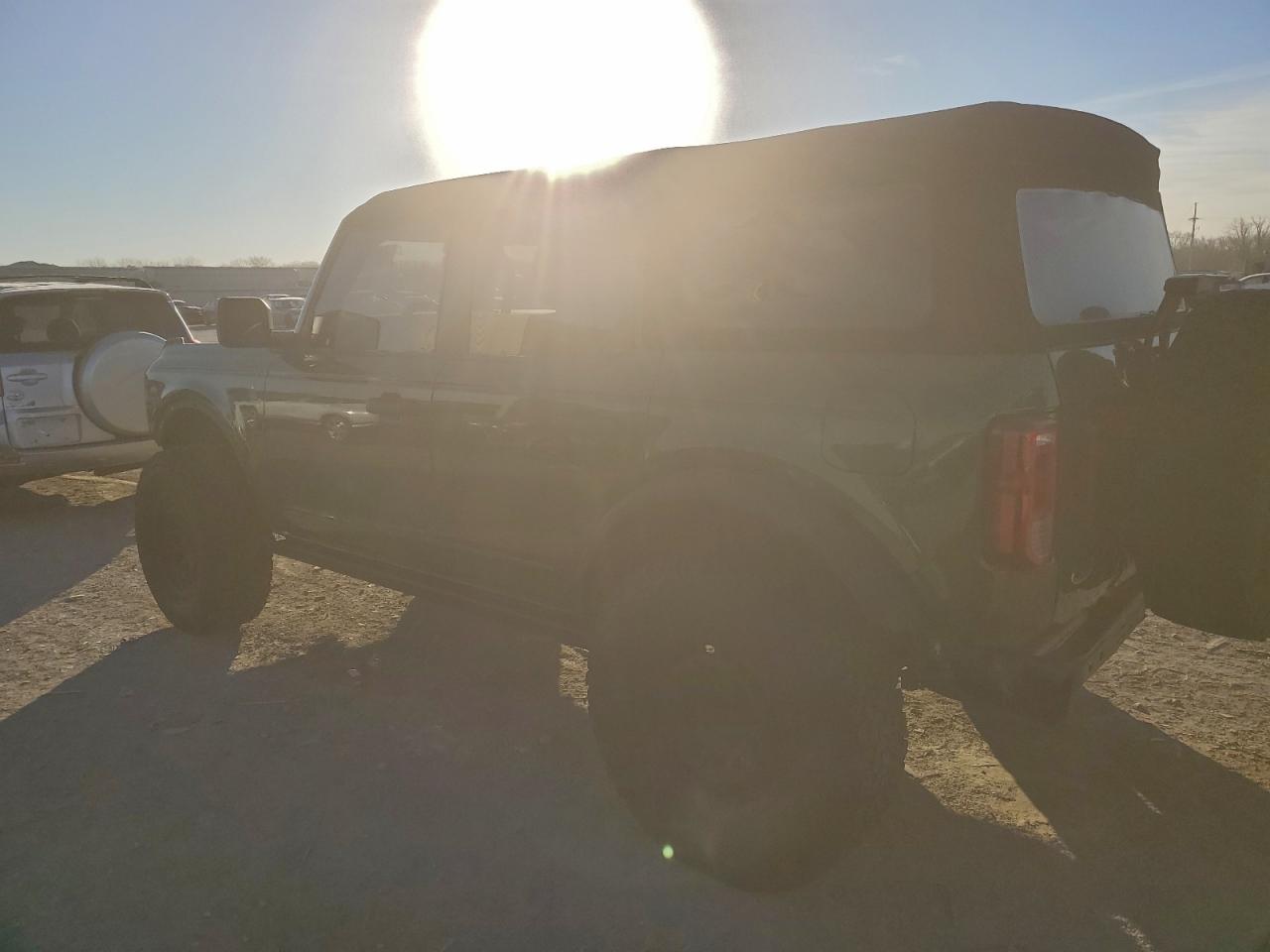 2023 FORD BRONCO BASE photo 2