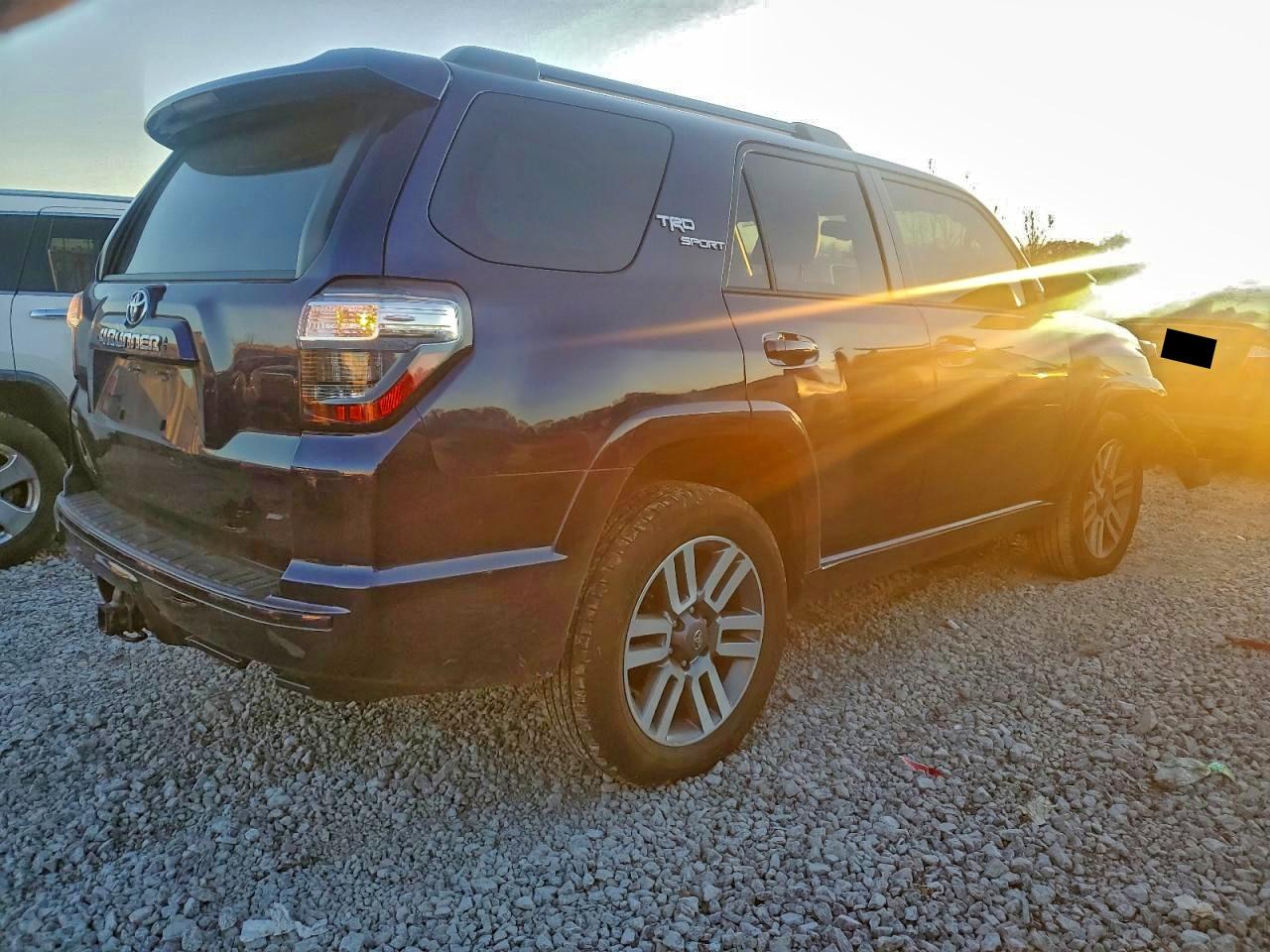2022 TOYOTA 4RUNNER TRD SPORT photo 3
