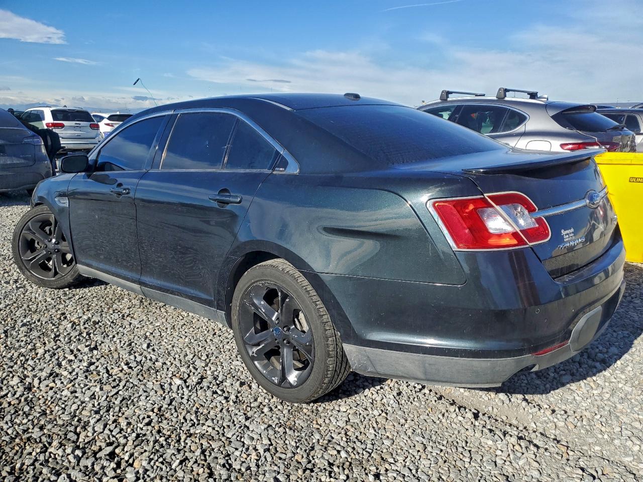 2010 FORD TAURUS SHO photo 2